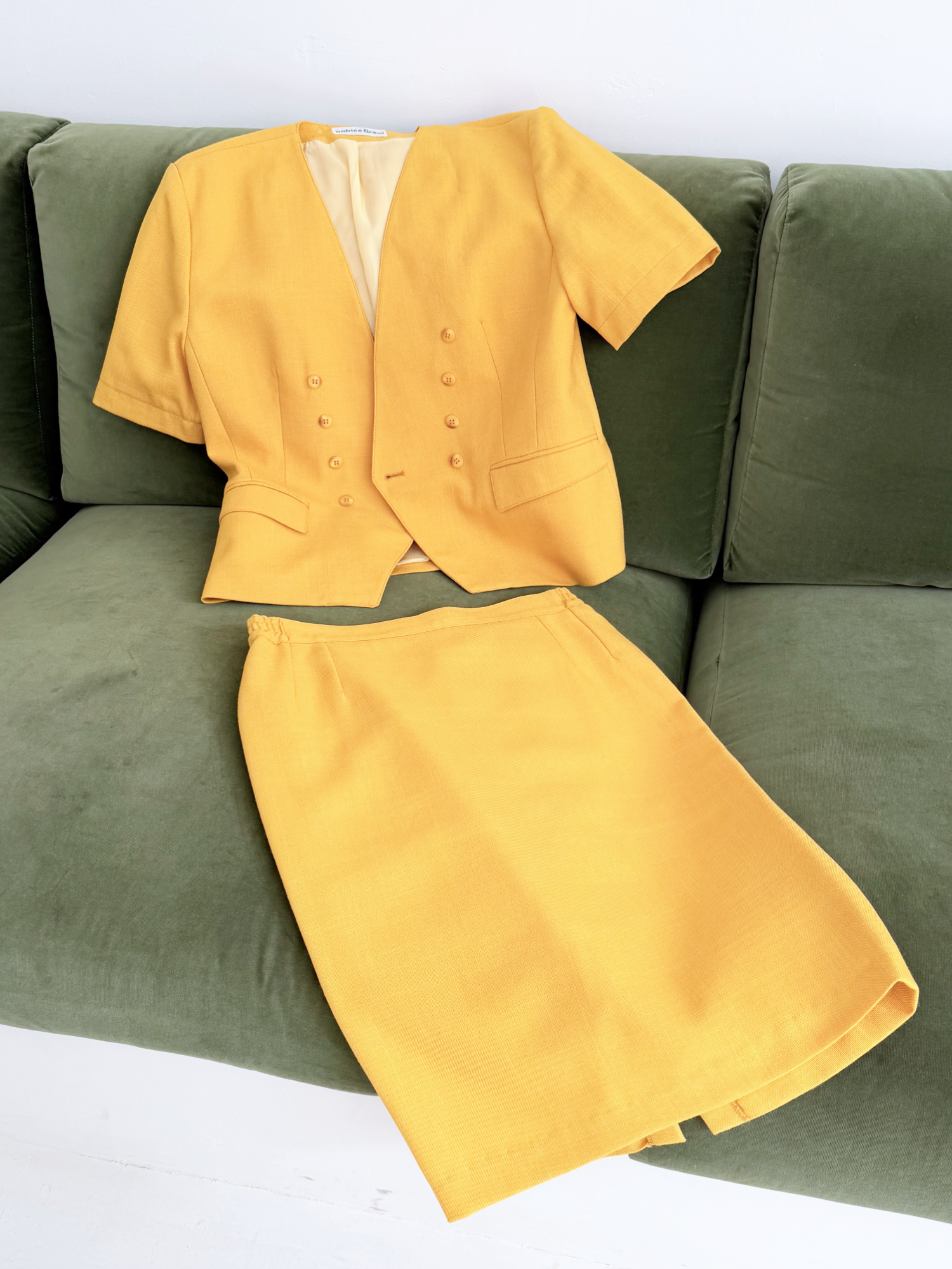 VINTAGE SUIT PATRICE BREAL